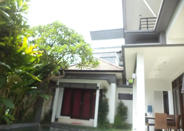 Villa Degung De Brata Family
